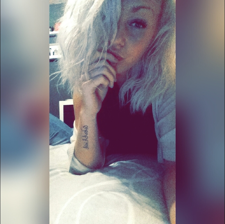 😘