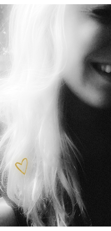 <3