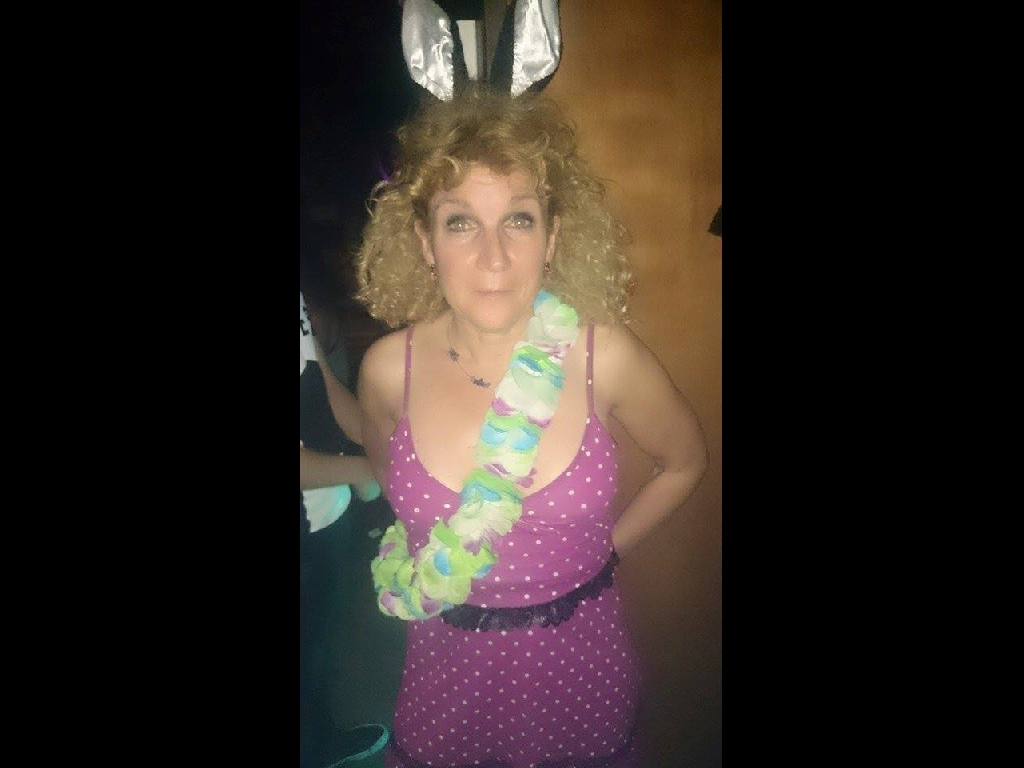 Geile blonde stoot met nat kutje