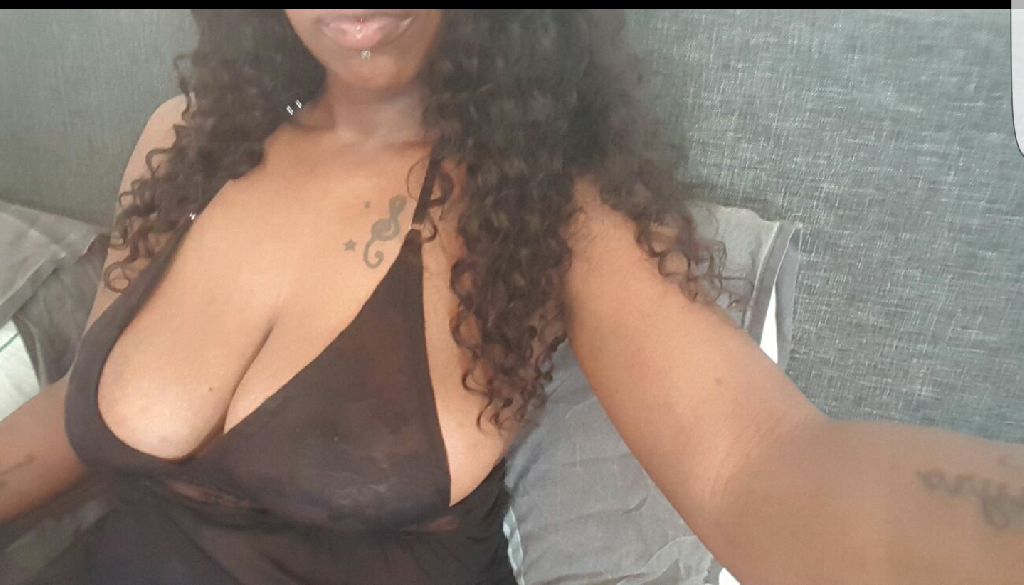 Wanna suck mine Nippels