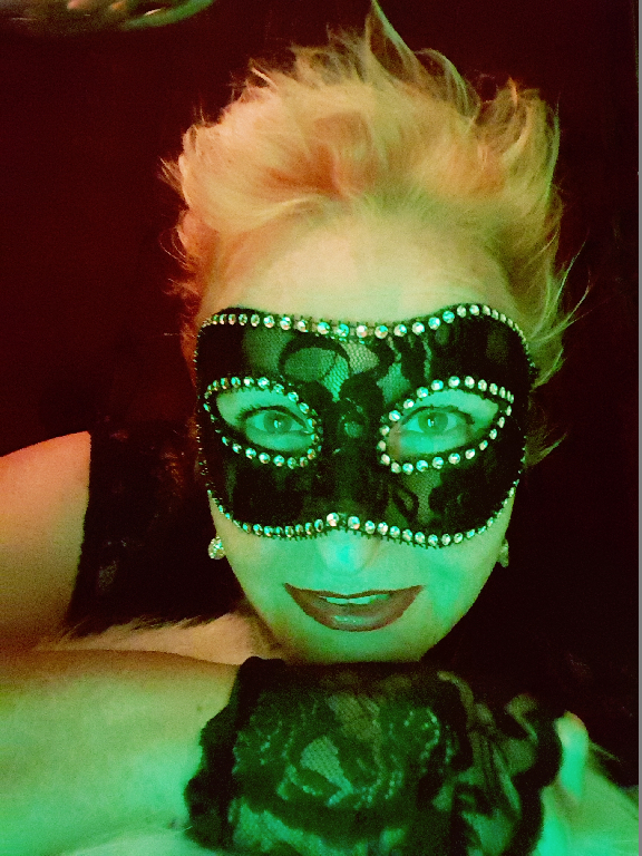 INCOGNITO GIRL