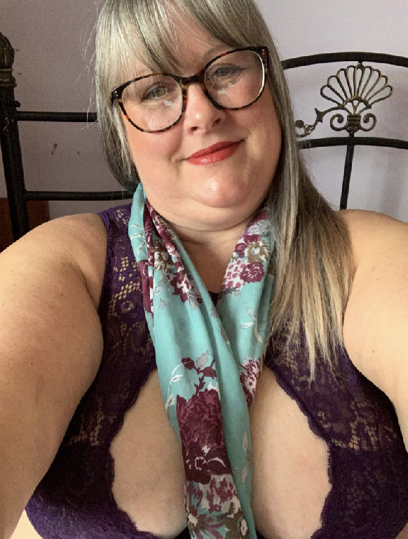 Look at that cleavage