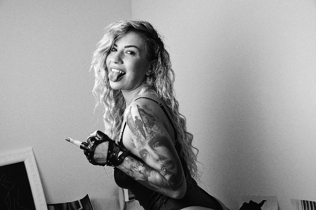 Super Hot