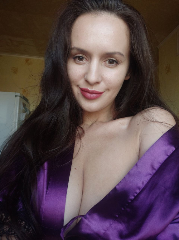 No bra)