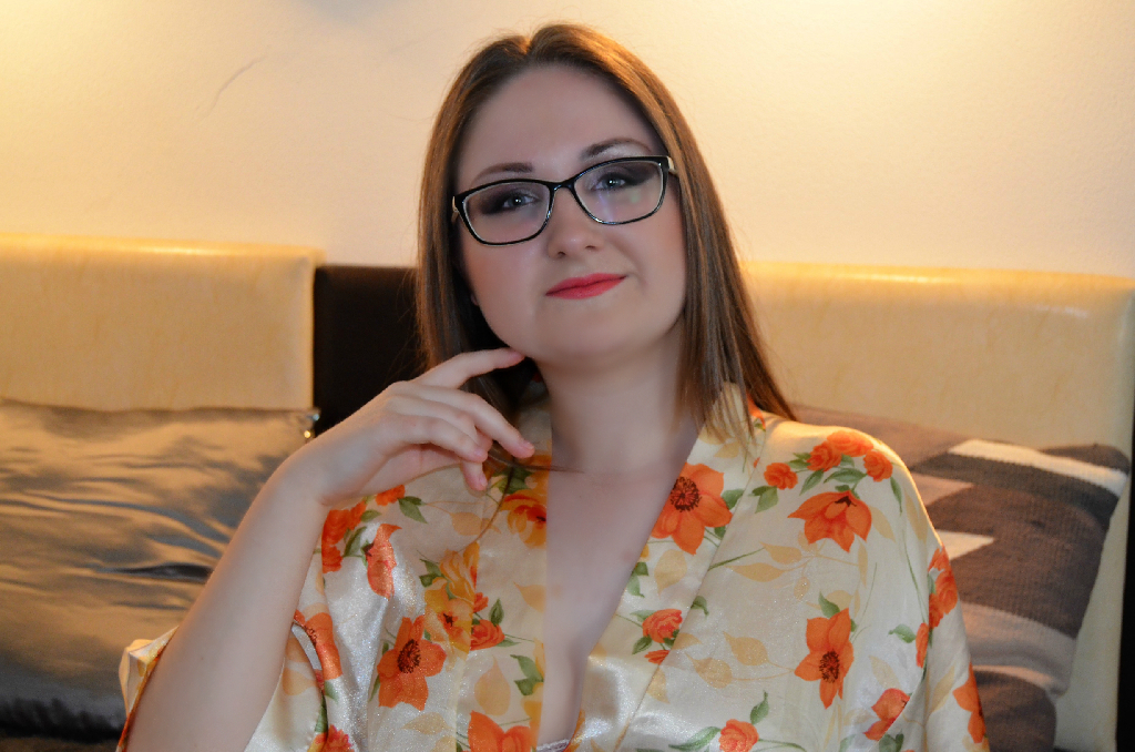Gentle and sexy dressing gown)