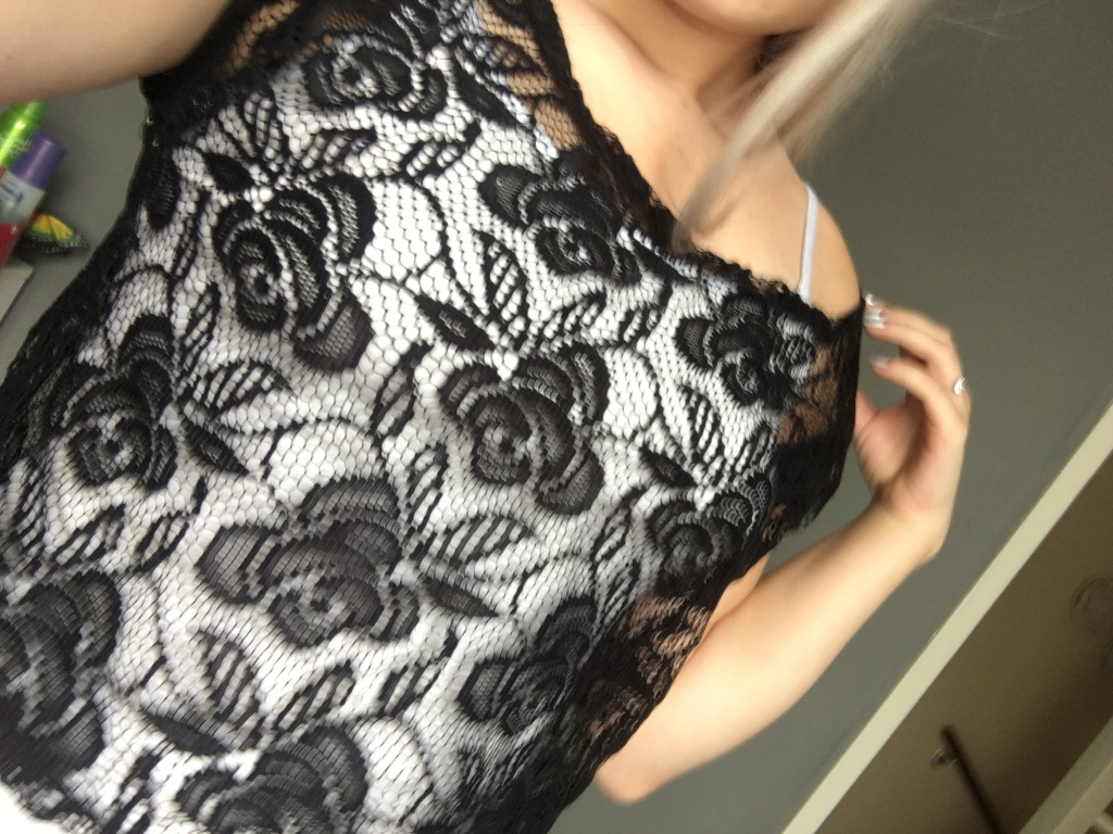 The hot girl without face 😜